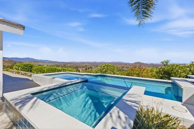 30931 Blackhorse, Canyon Lake, CA 92587