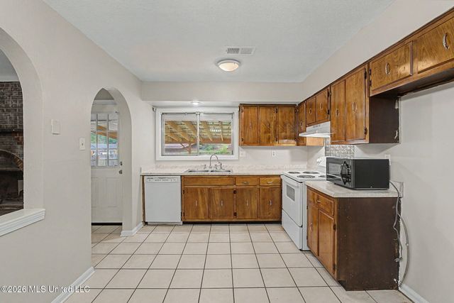 8432 Southernwood Cove, Southaven, MS 38671