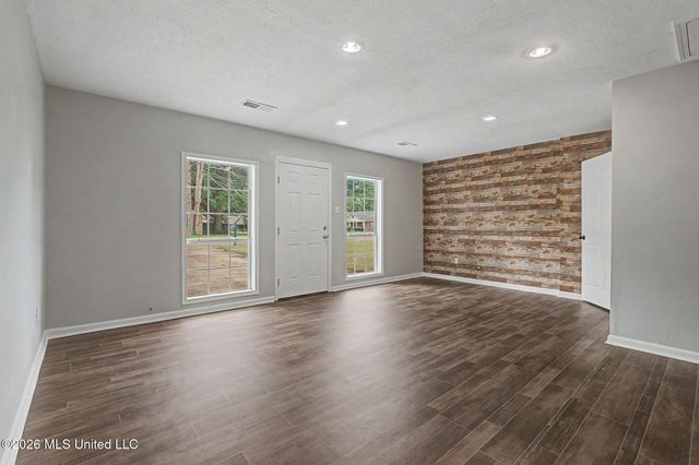 8432 Southernwood Cove, Southaven, MS 38671