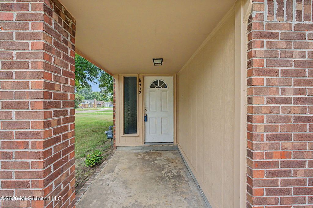 8432 Southernwood Cove, Southaven, MS 38671 — photo 5
