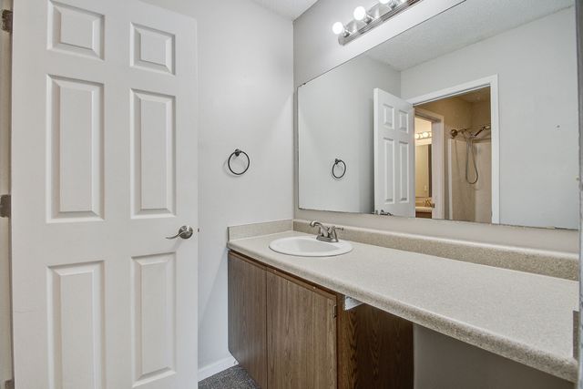 8016 Thelen Street, North Charleston, SC 29406