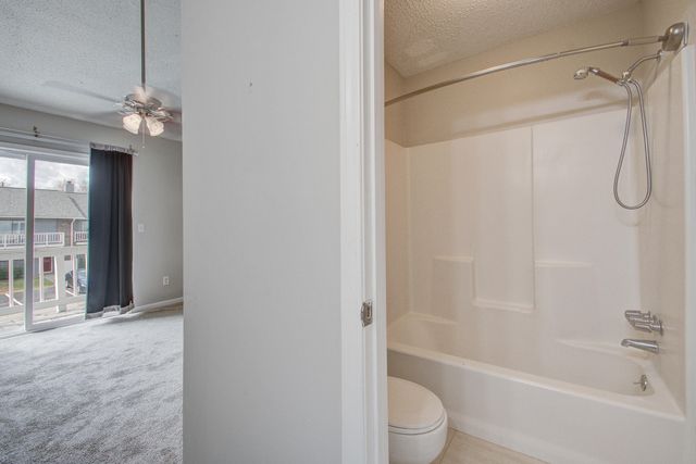 8016 Thelen Street, North Charleston, SC 29406