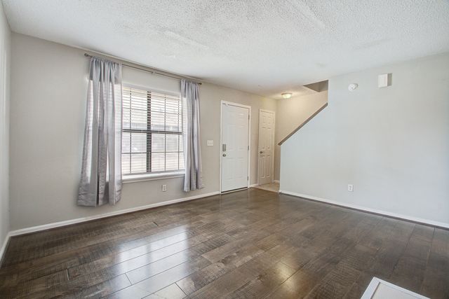 8016 Thelen Street, North Charleston, SC 29406