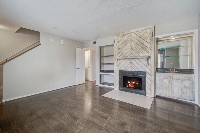 8016 Thelen Street, North Charleston, SC 29406