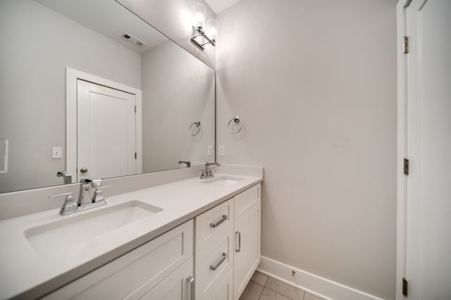 704 Tral St, Nashville, TN 37208