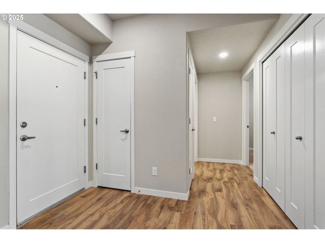 17137 Sw APPLEDALE Rd 104, Beaverton, OR 97007