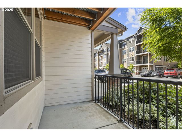 17137 Sw APPLEDALE Rd 104, Beaverton, OR 97007