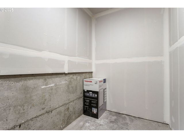 17137 Sw APPLEDALE Rd 104, Beaverton, OR 97007