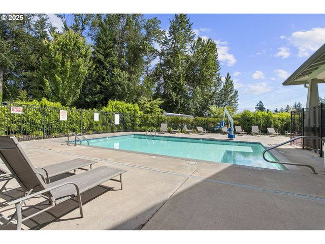 17137 Sw APPLEDALE Rd 104, Beaverton, OR 97007