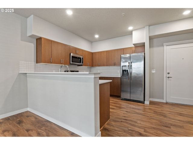 17137 Sw APPLEDALE Rd 104, Beaverton, OR 97007