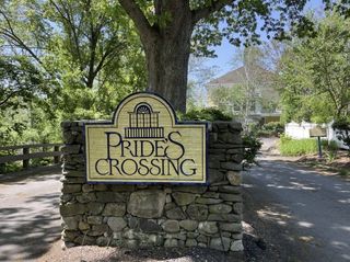 1 Riverview Blvd 4-203, Methuen, MA 01844