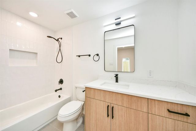 932 South Lane Unit B Lane, South Houston, TX 77088