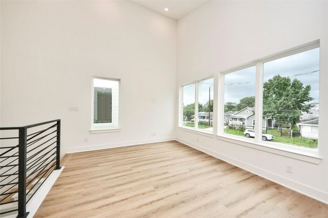 932 South Lane Unit B Lane, South Houston, TX 77088