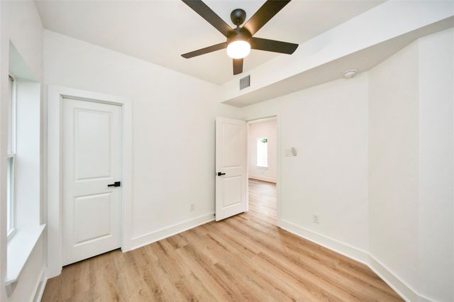 932 South Lane Unit B Lane, South Houston, TX 77088