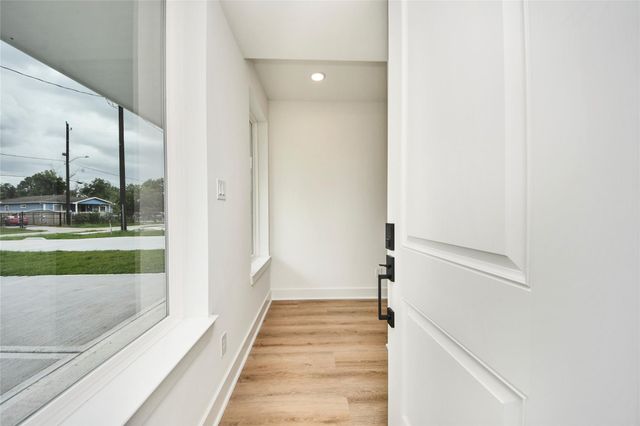 932 South Lane Unit B Lane, South Houston, TX 77088