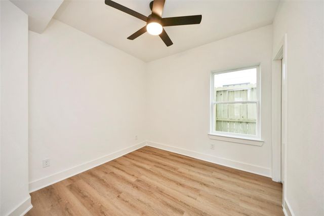 932 South Lane Unit B Lane, South Houston, TX 77088