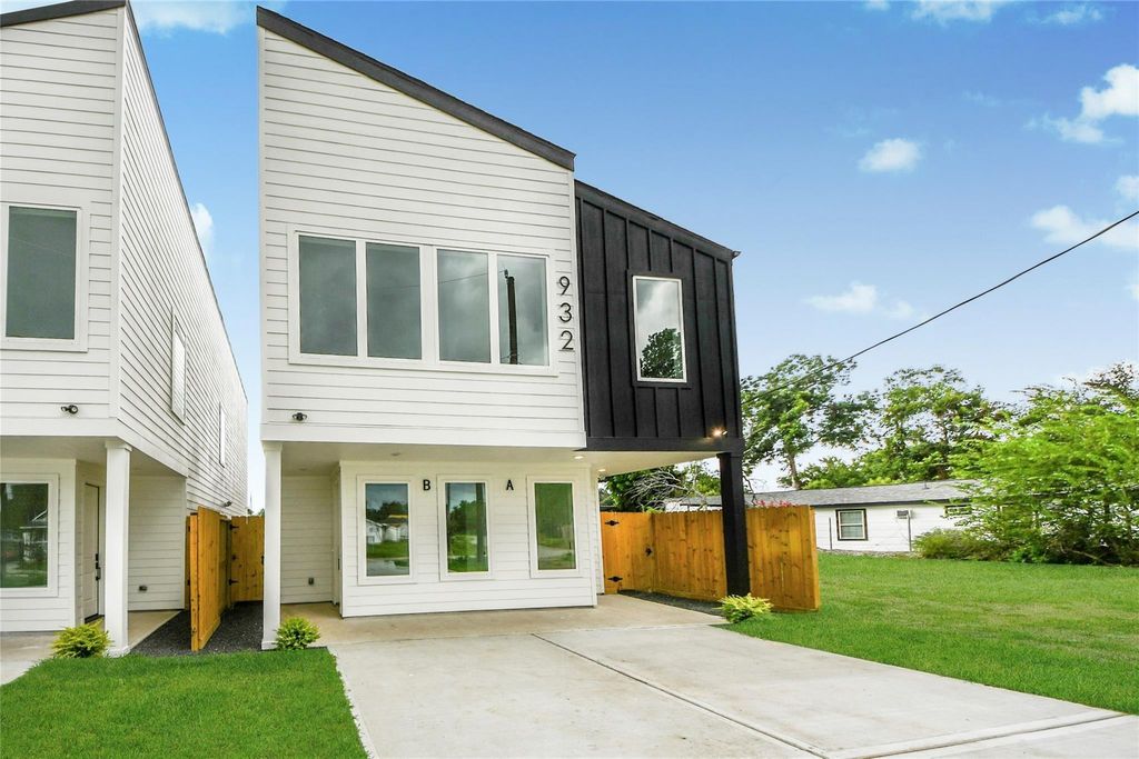 932 South Lane Unit B Lane, South Houston, TX 77088