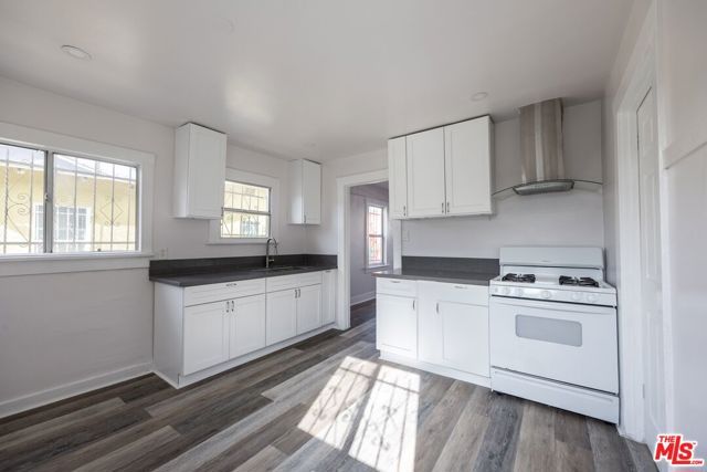 138 W 82nd Street, Los Angeles, CA 90003