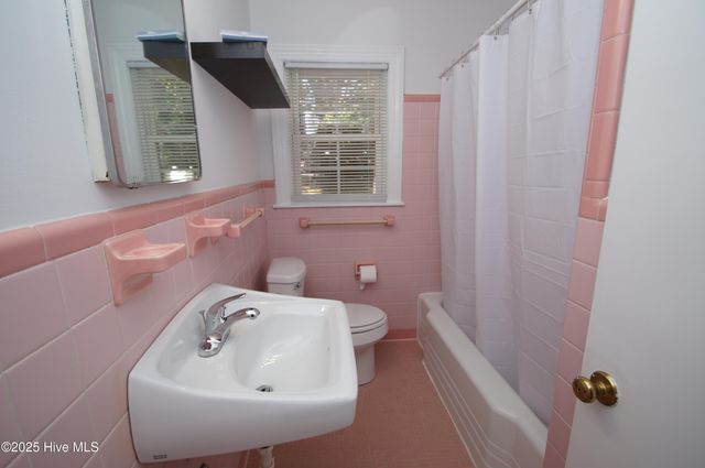 1207 S Overlook Drive, Greenville, NC 27858