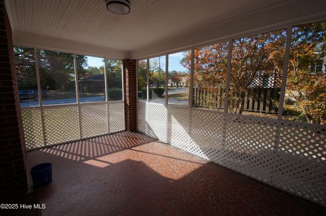 1207 S Overlook Drive, Greenville, NC 27858