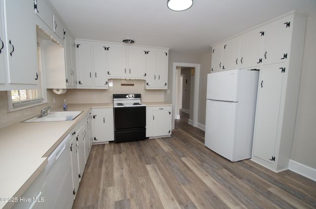 1207 S Overlook Drive, Greenville, NC 27858