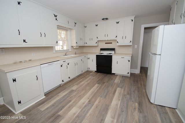 1207 S Overlook Drive, Greenville, NC 27858