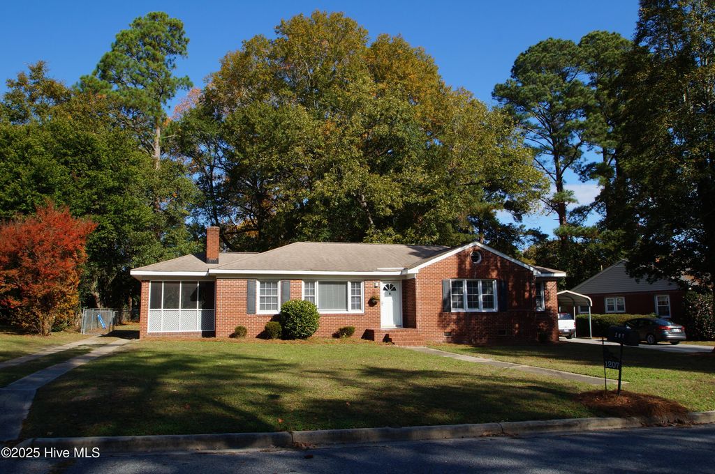 1207 S Overlook Drive, Greenville, NC 27858
