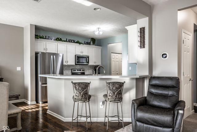 3701 White Cliff Way, Whitestown, IN 46075