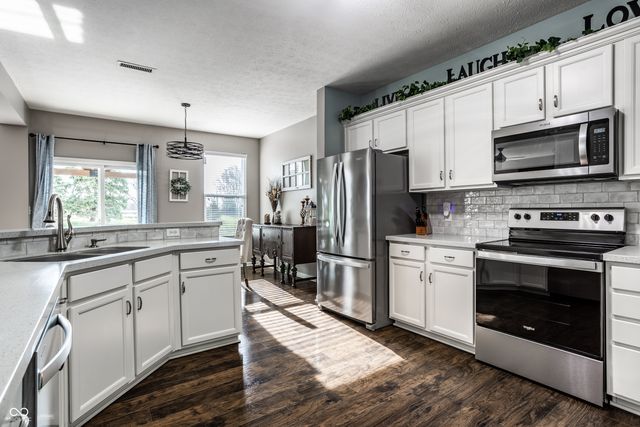 3701 White Cliff Way, Whitestown, IN 46075