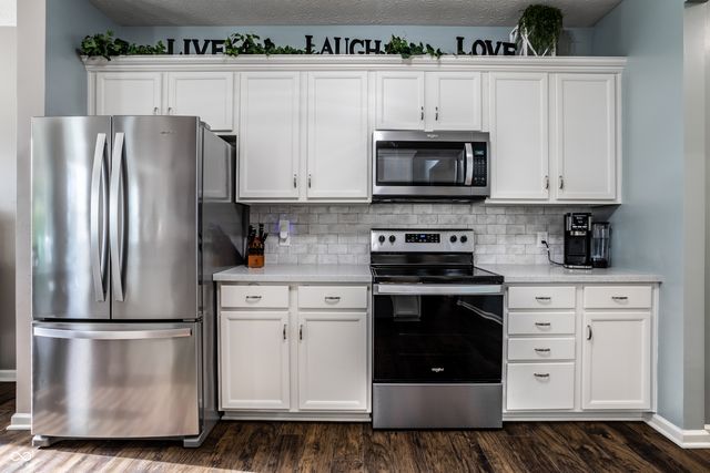 3701 White Cliff Way, Whitestown, IN 46075