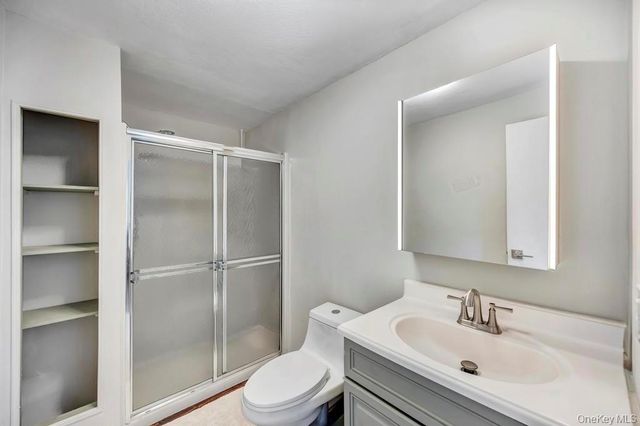 22 Tinder Lane, Lake Grove, NY 11755