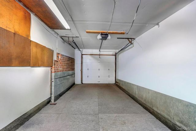 22 Tinder Lane, Lake Grove, NY 11755