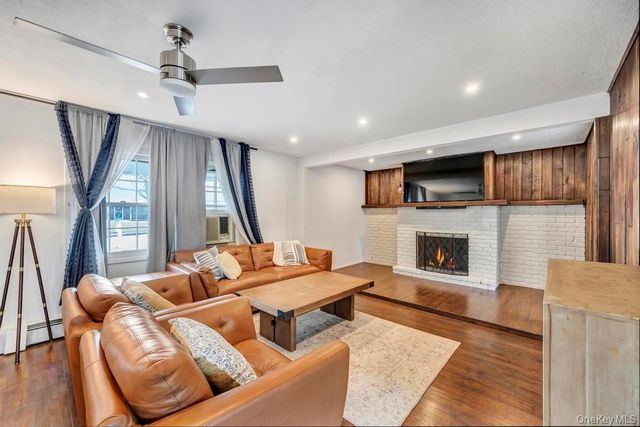 22 Tinder Lane, Lake Grove, NY 11755