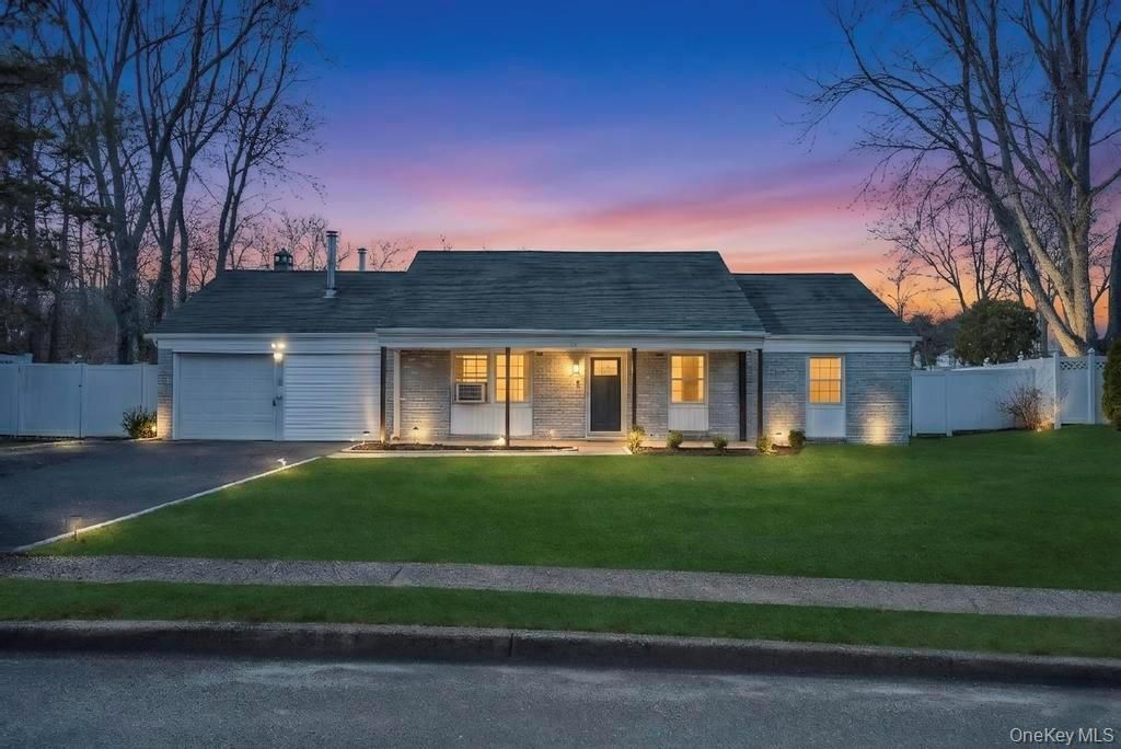 22 Tinder Lane, Lake Grove, NY 11755