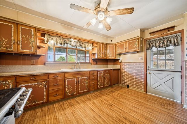 712 Depot Street, Youngwood, PA 15697