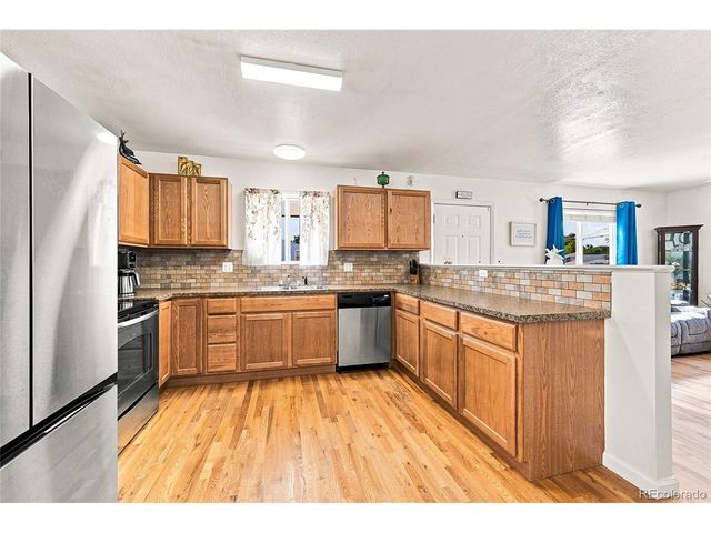 518 15th Avenue Ct, Greeley, CO 80631