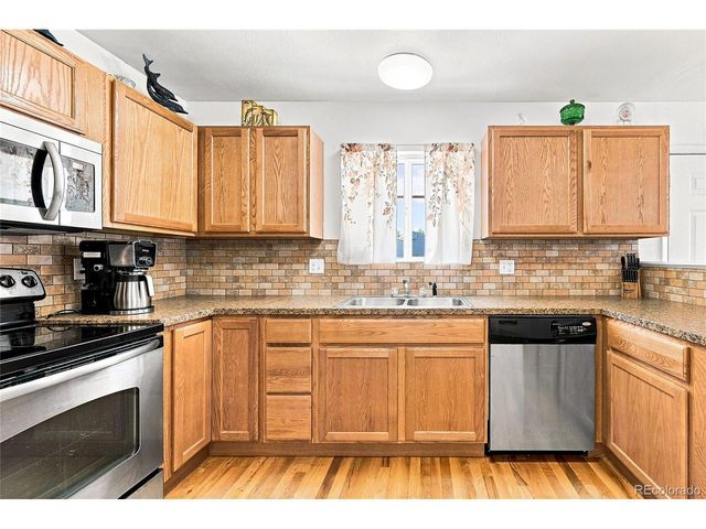 518 15th Avenue Ct, Greeley, CO 80631