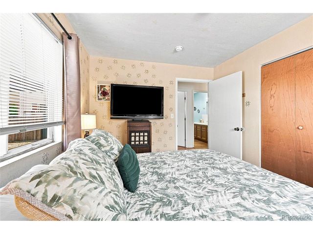 518 15th Avenue Ct, Greeley, CO 80631