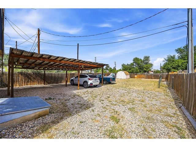518 15th Avenue Ct, Greeley, CO 80631