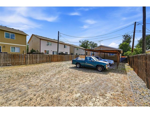 518 15th Avenue Ct, Greeley, CO 80631