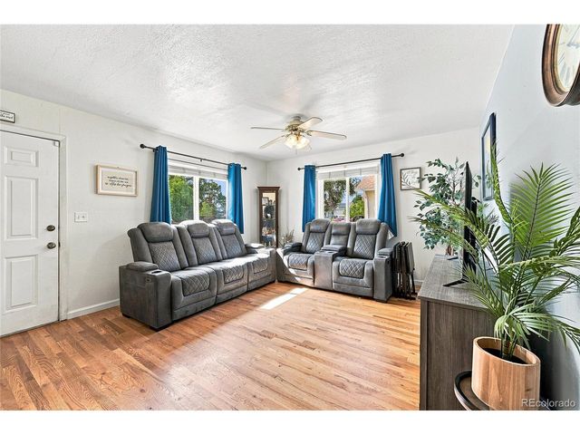 518 15th Avenue Ct, Greeley, CO 80631