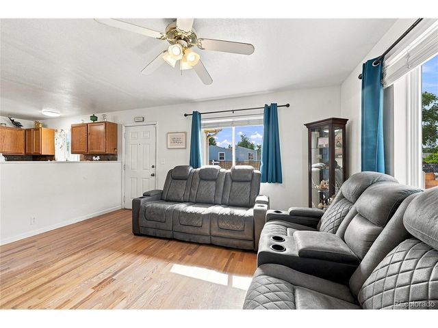 518 15th Avenue Ct, Greeley, CO 80631