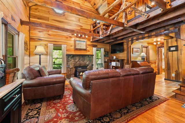 28 Bussell Ln, Gordonsville, TN 38563