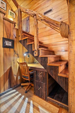 28 Bussell Ln, Gordonsville, TN 38563