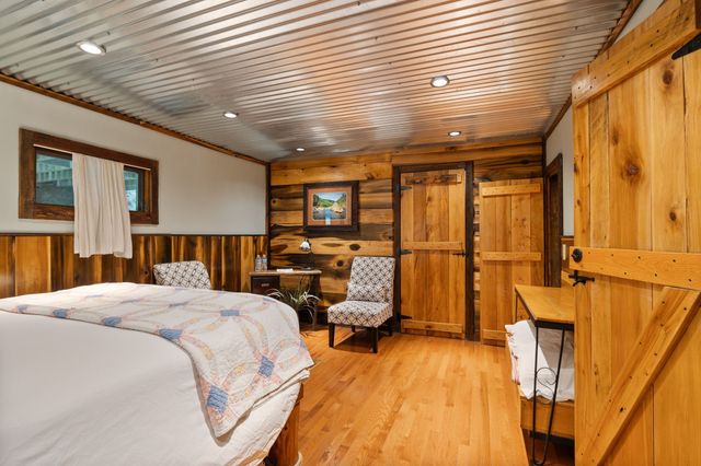 28 Bussell Ln, Gordonsville, TN 38563