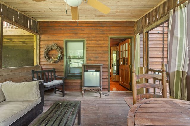 28 Bussell Ln, Gordonsville, TN 38563