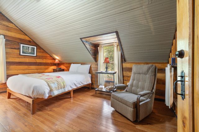 28 Bussell Ln, Gordonsville, TN 38563