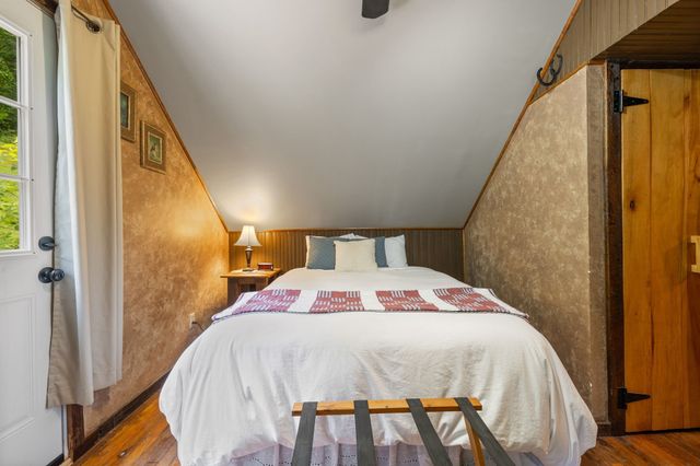 28 Bussell Ln, Gordonsville, TN 38563