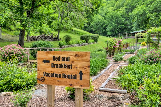 28 Bussell Ln, Gordonsville, TN 38563