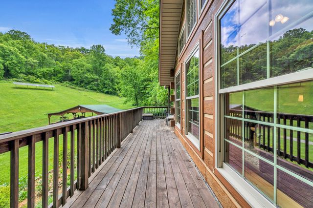 28 Bussell Ln, Gordonsville, TN 38563